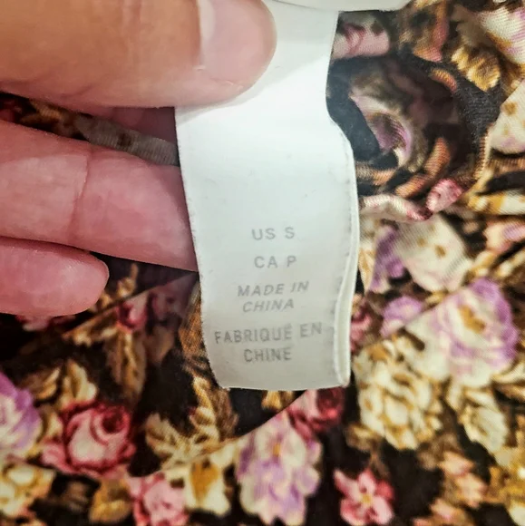 Black and Yellow Floral Long Sleeve Turtleneck by H & M size Small - Picture 9 of 10